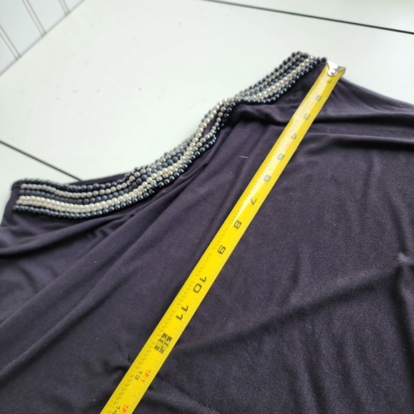 Bebe Women’s Stretch Black Beaded Asymmetrical One Cold Shoulder Top Blouse XS - Picture 9 of 11